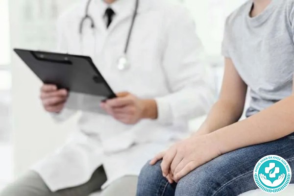 hẹp bao quy đầu có cần cắt không